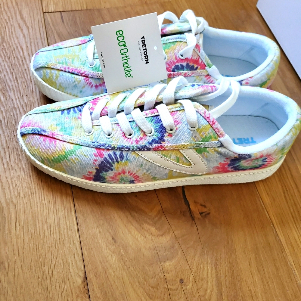 Tretorn sneakers size 9 1/2 - brand new - w/ tags